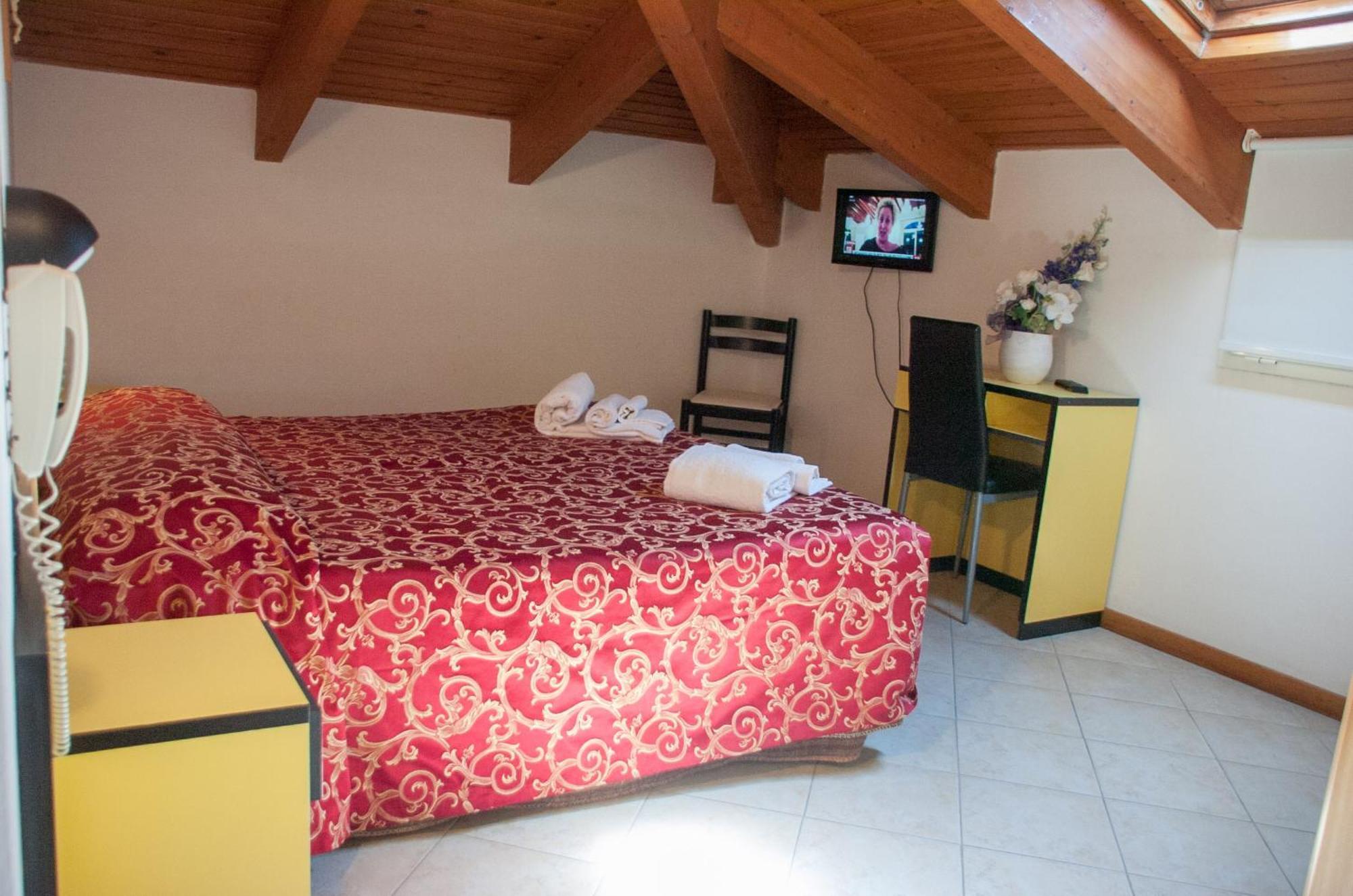 Albergo Villa Miraggio Римини Екстериор снимка